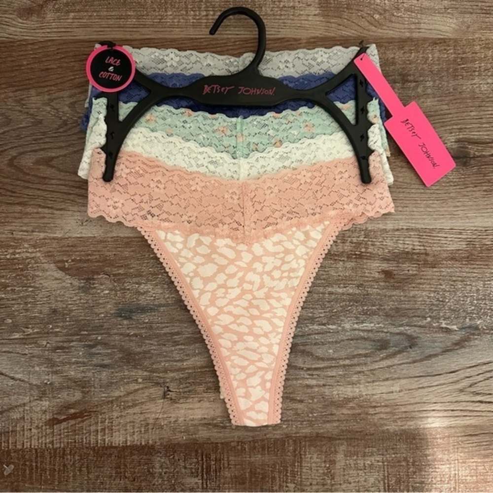 Betsey Johnson 5PCK Mixed Lace & Cotton Thongs